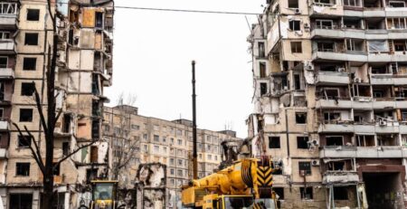 Вже 46. Така сумна статистика загиблих у Дніпрі після влучання ракети у житловий будинок.