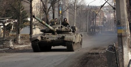 Бахмут та Соледар – важкі бої не припиняються